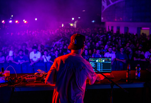 לילה לבן 2025. מסיבה עד הבוקר. אינדינגב במוז"א (צילום: שחף הבר)