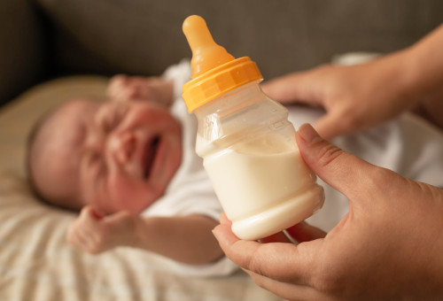 פורמולות לתינוקות. להימנע לפחות בימים הראשונים (צילום: שאטרסטוק)