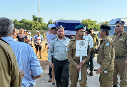 הלווית נדב וים גולדשטיין-אלמוג בכפר עזה (צילום: ללא קרדיט)