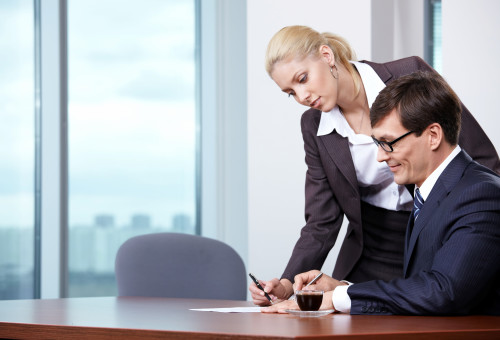 בוס ומזכירה (צילום: אינגאימג')