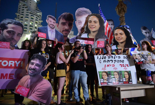 משפחות חטופים מפגינות (צילום: אבשלום ששוני)