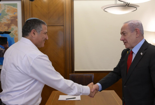 הפגישה הראשונה בין בנימין נתניהו לדוד זיני (צילום: עמוס בן גרשום לע"מ)