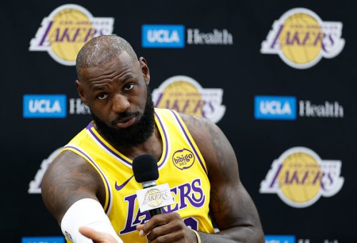 לברון ג'יימס (צילום: Ronald Martinez)