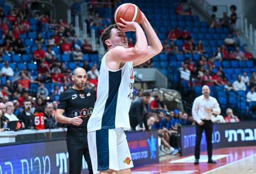 ספנסר וייס, עירוני נס ציונה (צילום: ברני ארדוב)