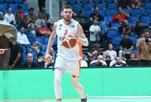 קליין נפצע יום אחרי החלפת המזוזות (צילום: ברני ארדוב)