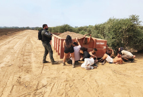 מרגע החילוץ (צילום: עדן נעים)