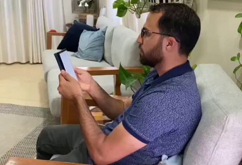 שימוש באפליקציה לאיתור פזילה (צילום: מרכז רפואי צפון (פוריה))