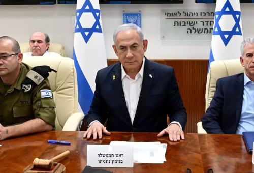 דדי ברנע, בנימין נתניהו, רומן גופמן (צילום: אבי אוחיון, לעמ)