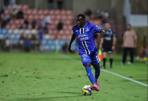 נכנס לנעליים גדולות. סונגה (צילום: לירון מולדובן)