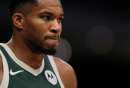 שחקן מילווקי באקס, יאניס אנטטוקומפו (צילום: GettyImages, Patrick McDermott)