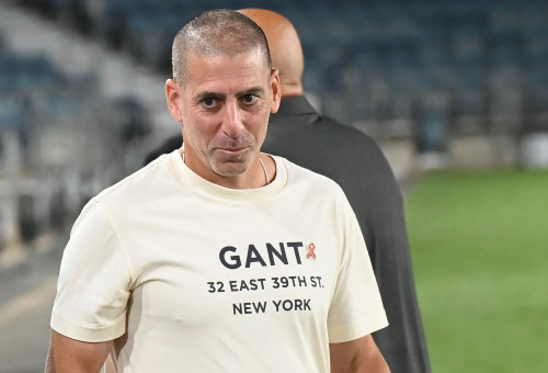 רן קוז'וך, מאמן הפועל באר שבע (צילום: ברני ארדוב)