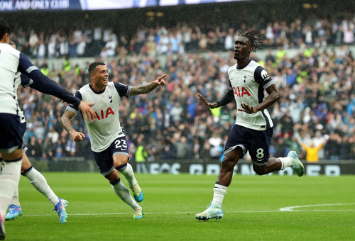 איב ביסומה טוטנהאם (צילום: GettyImages)