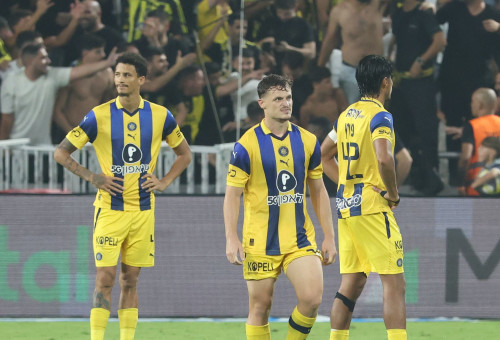 שחקני מכבי תל אביב בהלם (צילום: דני מרון)