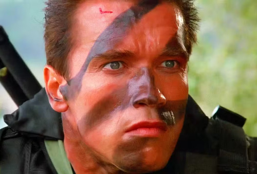 ארנולד שוורצנגר בסרט "קומנדו" (צילום: 20th Century Fox)