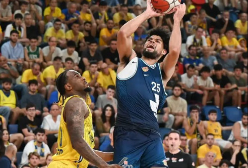 רוצה אליפות. הול (צילום: ברני ארדוב)