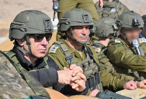 בנימין נתניהו ואייל זמיר בסוריה  (צילום: קובי גדעון לע"מ)