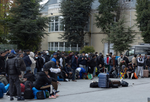 אתר זמני שסופק למבקשי מקלט שהועברו מהעיר דבלין, אירלנד (צילום: רויטרס)