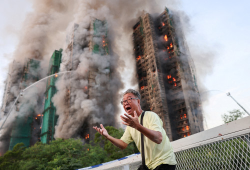 שרפת הענק בהונג קונג (צילום: רויטרס)