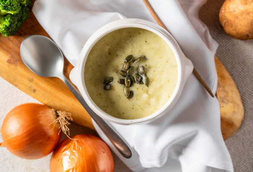 מרק ברוקולי מוקרם בפסטיבל המרקים של ענבל (צילום:  עוז אוחיון)