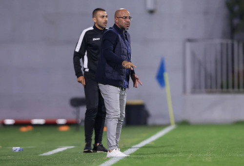 מאמן מכבי בני ריינה אדהם האדיה (צילום: מאור אלקסלסי)