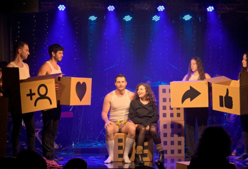 "עוקב של אהבה". פסטיבל תיאטרון קצר צוותא (צילום: יוסי צבקר)