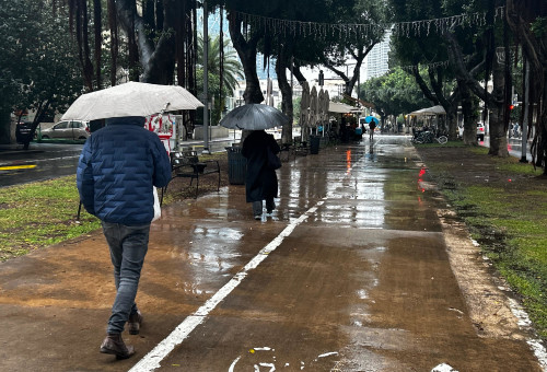 הסופה ביירון  - גשם בתל אביב (צילום: אבשלום ששוני)