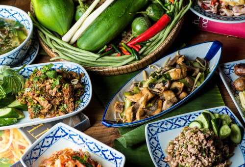 תפריט צהריים בית תאילנדי (צילום: יהונתן בן חיים)