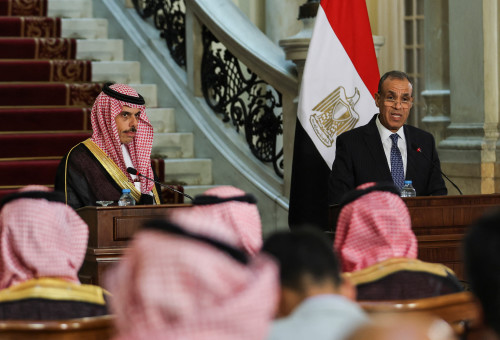 שר החוץ של סעודיה בביקור במצרים (צילום: רויטרס)