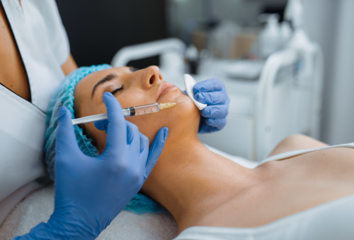 הזרקות בפנים (צילום: אינגאימג')