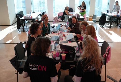 ההאקתון LifeHack של "אחת מתשע" להעלאת מודעות לסרטן השד (צילום: יח"צ)