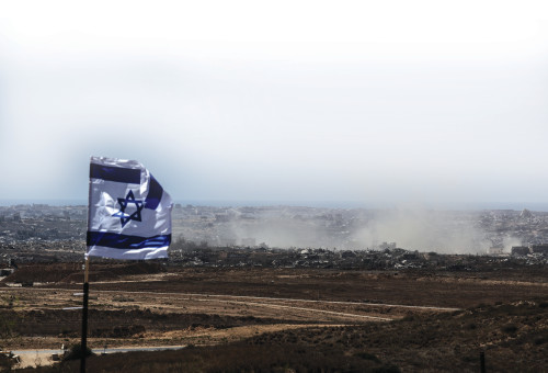 דגל ישראל בעוטף עזה (צילום: צפריר אבאיוף פלאש 90)