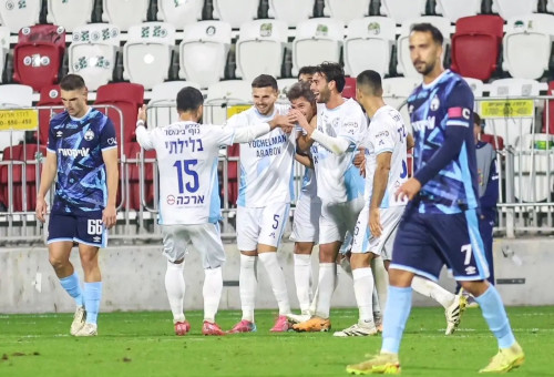 שחקני עירוני טבריה חוגגים (צילום: קובי אליהו)