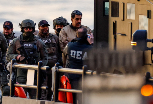 ניקולס מדורו בדרכו אל בית המשפט במנהטן (צילום: רויטרס)