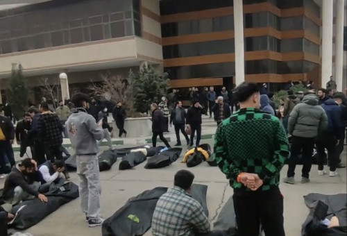 איראן: מפגינים שנרצחו על ידי המשטר בשקי גופות (צילום: צילום מסך מתוך X (לשעבר טוויטר))