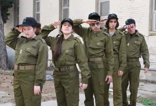 חיילי צה"ל מתיכון "ליאו באק" חיפה (צילום: ללא)