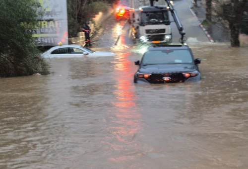 הצפה בבית שמש  (צילום: כבאות והצלה לישראל מחוז ירושלים)