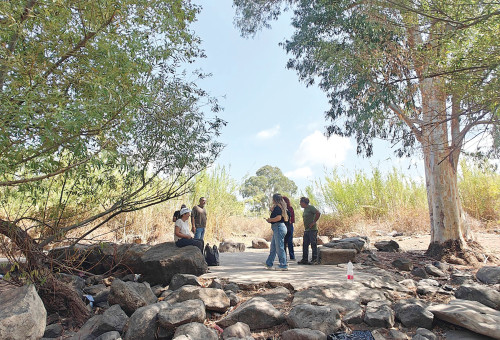 מטיילים בגולן  (צילום: אורן גבאי גולן)