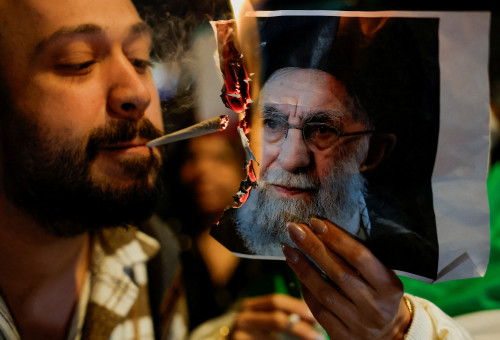 הפגנה תמיכה בישראל למען המחאה באיראן (צילום: REUTERS/Ammar Awad)