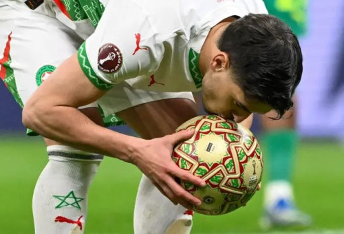 ברהים דיאס ניגש לבעוט את הפנדל הגורלי (צילום: GettyImages, SEBASTIEN BOZON / AFP)