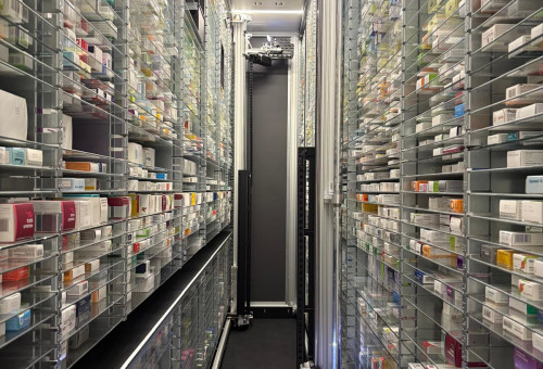 הרובוט החכם הראשון בבית מרקחת (צילום: דוברות כללית)