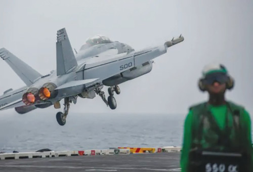 נושאת המטוסים אברהם לינקולן (צילום: רויטרס)