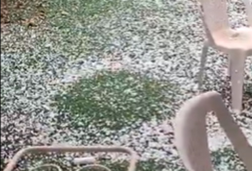 ברד כבד בנתניה (צילום: צילום מסך רשת X)