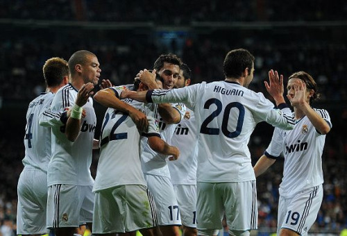 כריסטיאנו רונאלדו וסרחיו ראמוס חוגגים עם ריאל מדריד (צילום: Manuel Queimadelos Alonso)