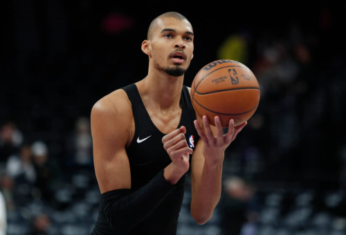 שחקן סן אנטוניו ספרס ויקטור וומבניאמה (צילום: GettyImages, Chris Gardner)