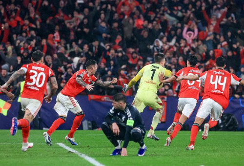 ואלוורדה המום. שחקני בנפיקה חוגגים (צילום: GettyImages)