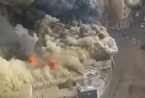 שרפה בשוק במערב טהרן (צילום: צילום מסך רשת X)