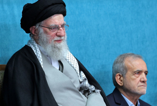 מסעוד פזשכיאן ועלי חמינאי (צילום: רויטרס)