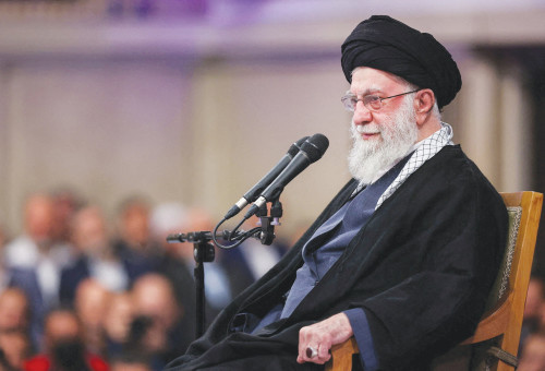 מנהיג איראן חמינאי השבוע (צילום: רויטרס)