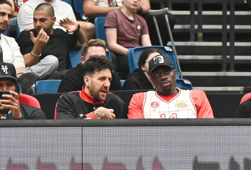 תאי אודיאסי, ואסילייה מיציץ', הפועל תל אביב (צילום: ברני ארדוב)