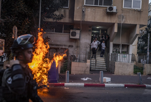 מהומות בבני ברק בעקבות ביקור החיילות (צילום: פלאש 90)